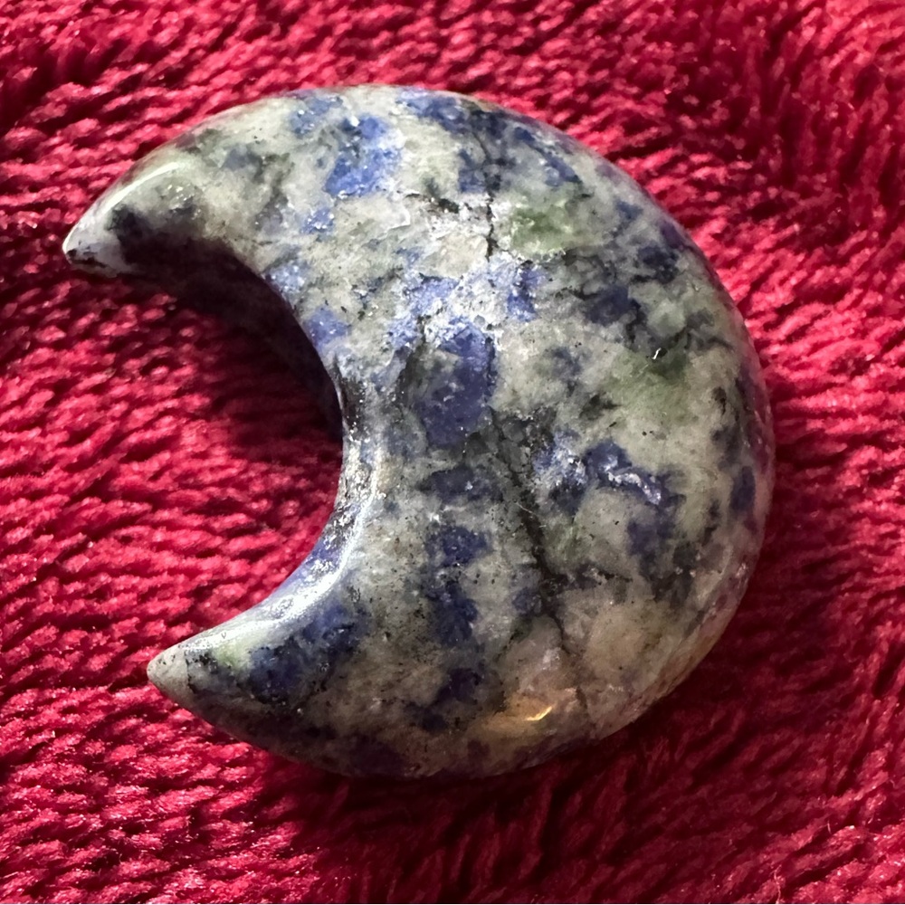 Crystal Crescent Moon (choose 1) - Picture 3 of 12